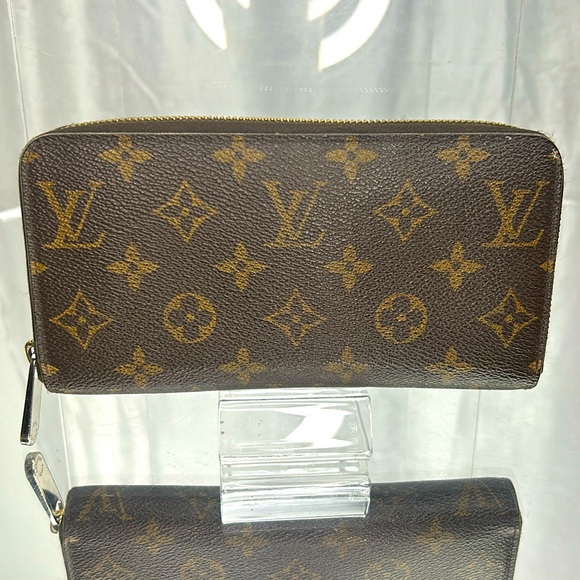 Authentic LOUIS VUITTON Genuine Leather Brown Zippy Wallet - Picture 1 of 15